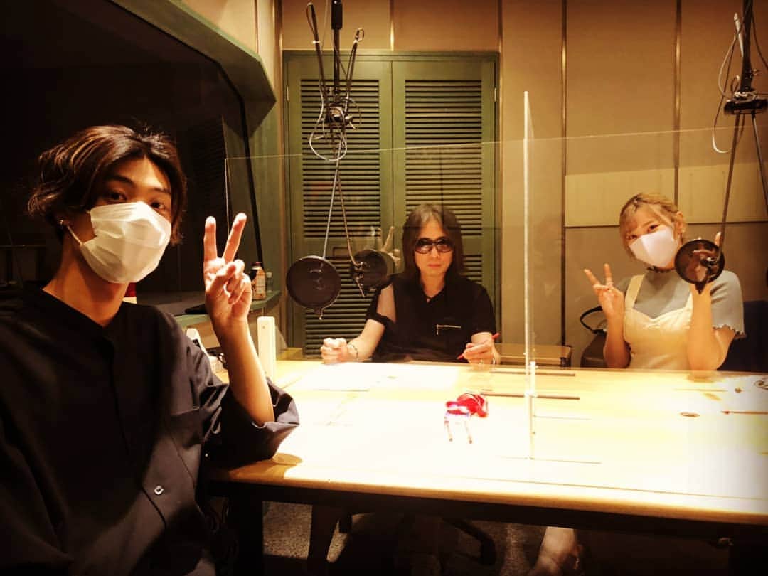 恩田快人のインスタグラム：「TBSラジオ 池田めぐみの Fine ! ! 恩田快人 ETERNAL MUSIC #178  今週も､フォロワー18万人のインスタグラマーでありながらアーティスト活動でも注目が集まる人気クリエイター､竹内唯人(たけうち ゆいと)さんをお迎えして､  2019年10月 LINE RECORDS よりリリースのデビューシングル｢Only Me｣が LINE MUSIC ランキング２位を獲得！  3rd Single ｢ニビイロ｣は､Spotify のバイラルチャート５位を獲得！  6th Single｢See The Light｣はTBS｢王様のブランチ｣6月度エンディングテーマに！  2020/7/28にTBS系｢スーパーサッカー｣7月度エンディングテーマ､｢MOMENT｣発売！ サウンドプロデューサーは､安室奈美恵さんや和田アキ子さんらを手がけるマット・キャブさん！  曲は､ ｢MOMENT｣ / 竹内唯人 ｢ニビイロ｣ / 竹内唯人  のお話しです！  パートナーは､恩田プロデュースで､ 2020/10/7 デビューシングル『Good bye silent』予約受付中！ の｢水湊いづき｣さんです！  よろしくお願いします！」