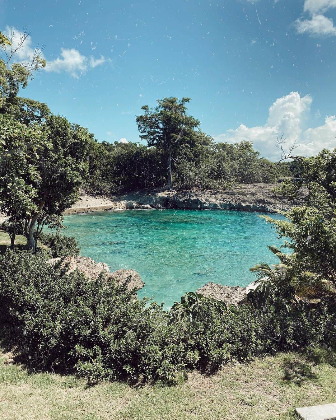 シャニーナ・シャイクさんのインスタグラム写真 - (シャニーナ・シャイクInstagram)「Blue lagoon 🧜🏽‍♀️」8月28日 3時40分 - shaninamshaik