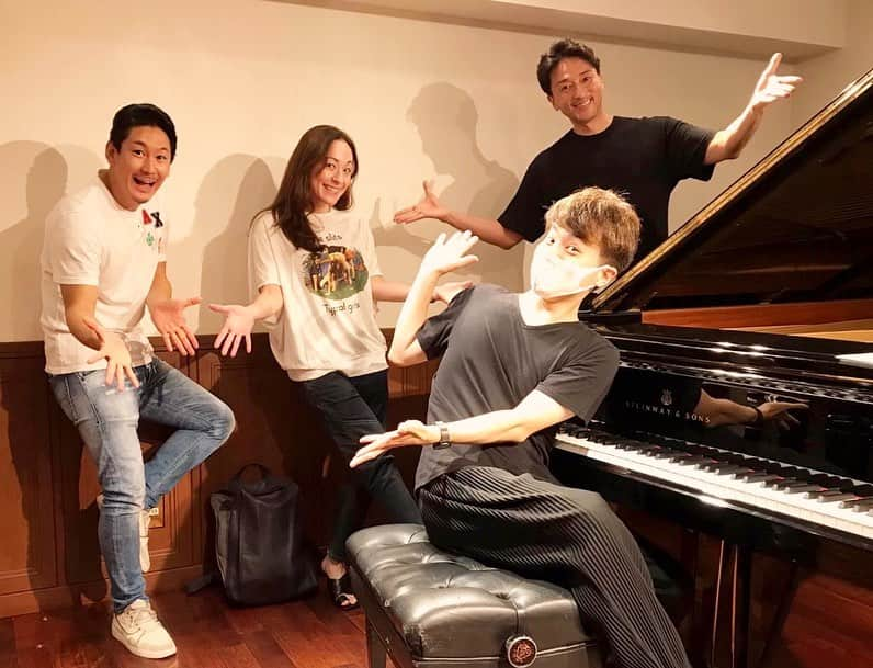 小野田龍之介さんのインスタグラム写真 - (小野田龍之介Instagram)「来週14日開催&生配信🎶 『LIVING ROOM CONCERT』のリハーサルに行ってまいりました⭐️ 薄々感じてはいましたが… やはりバラエティー豊かなボリューミーな内容になりました😂笑笑 山中さん演奏のなか、岡さんビアさんと共に歌わせていただいて嬉しく楽しく光栄です🙏 お楽しみいただけるといいな‼️ 是非ご覧ください🌈 ＊ ＊ ＊ #LivingRoomConcert  #リビングルームコンサート  #ライブストリーミング  #生配信  #岡幸二郎  #シルビアグラブ  #演奏 #山中惇史  #小野田龍之介」9月11日 23時27分 - ryunosuke_onoda