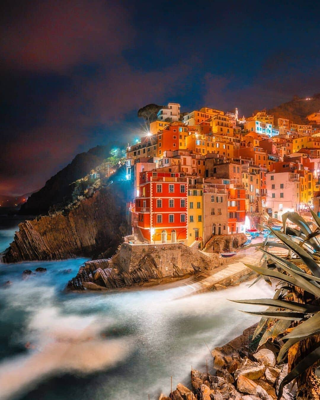 Padgramさんのインスタグラム写真 - (PadgramInstagram)「Magical night at Riomaggiore🇮🇹🇮🇹🇮🇹 Courtesy of @adrianbaias  .  .  .  #planetgo #planetearth #planet #pgstar #pgdaily #pgcounty #riomaggiore #italy #europe」9月11日 22時03分 - planet.go