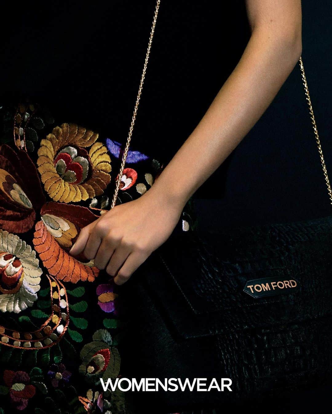 トムフォードさんのインスタグラム写真 - (トムフォードInstagram)「Discover the accessories from the TOM FORD Autumn/Winter 2020 Collection. Photographed by @aks #TOMFORD」9月11日 22時14分 - tomford