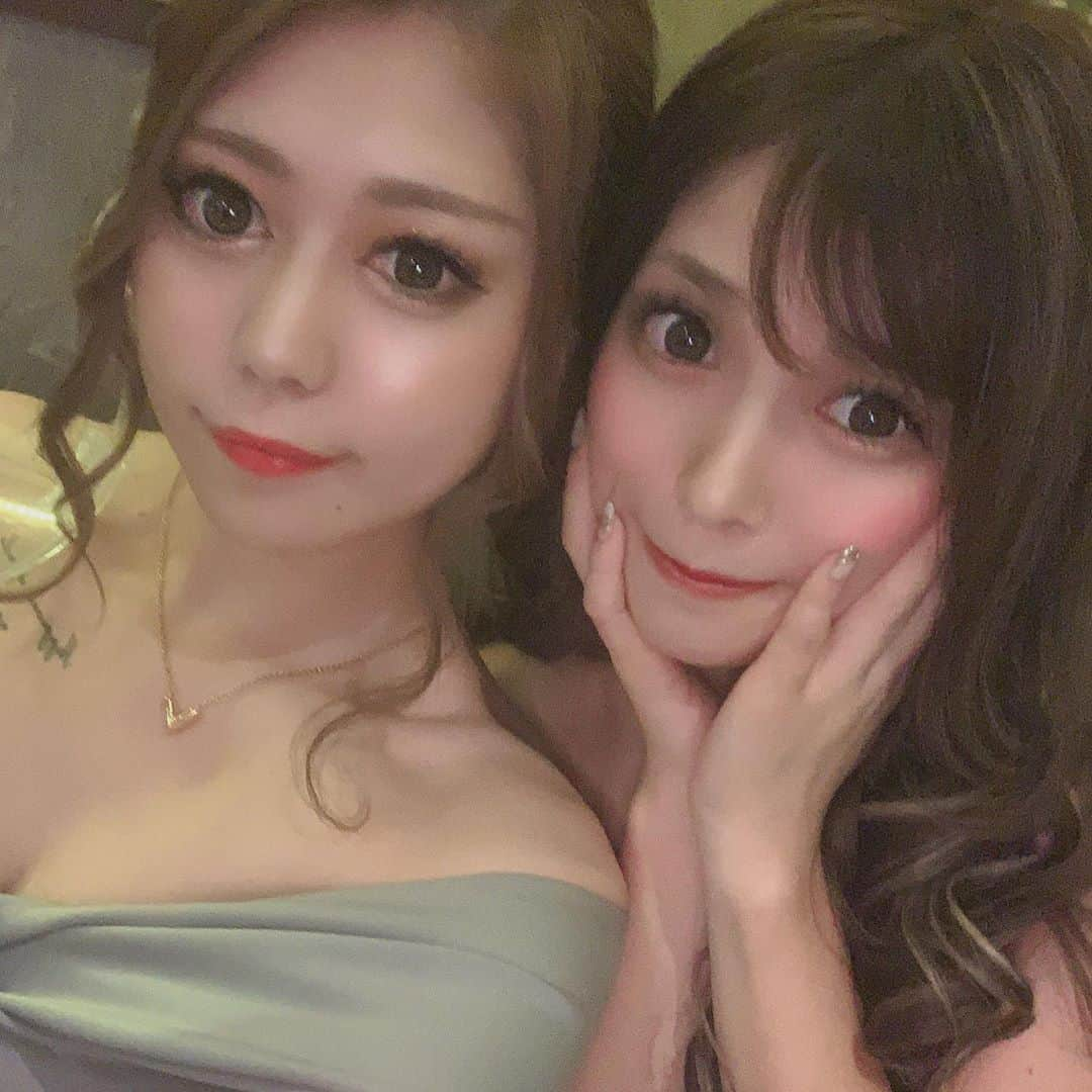 うららさんのインスタグラム写真 - (うららInstagram)「・ ・ ・ みみたんまぢ最近 すっき💗🥰 21:30からでふ👗 ・ @vellugue_keiyo  @__mimi925  @vellugue_urara_official  #キャバクラ#ヨルキン #西船橋#船橋#錦糸町 #上野#銀座#新宿#歌舞伎町 #ヴェルージュ#vellugue #お酒好きな人と繋がりたい  #ぎゃる #かわいい」9月11日 22時06分 - vellugue_urara_official