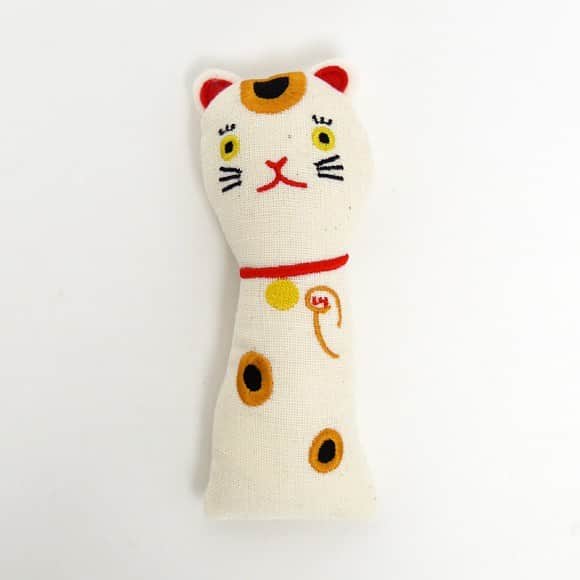 nocotoさんのインスタグラム写真 - (nocotoInstagram)「ほにょんとした佇まいが可愛らしい、招き猫のにぎにぎが再入荷しています。赤ちゃんにぴったりのほんわか感を持っていますよね。大推薦の一品です。  #cat #catitem #招き猫 #中川政七商店」9月11日 22時07分 - nocoto_store