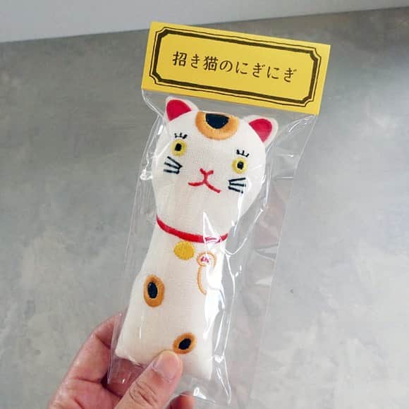 nocotoさんのインスタグラム写真 - (nocotoInstagram)「ほにょんとした佇まいが可愛らしい、招き猫のにぎにぎが再入荷しています。赤ちゃんにぴったりのほんわか感を持っていますよね。大推薦の一品です。  #cat #catitem #招き猫 #中川政七商店」9月11日 22時07分 - nocoto_store