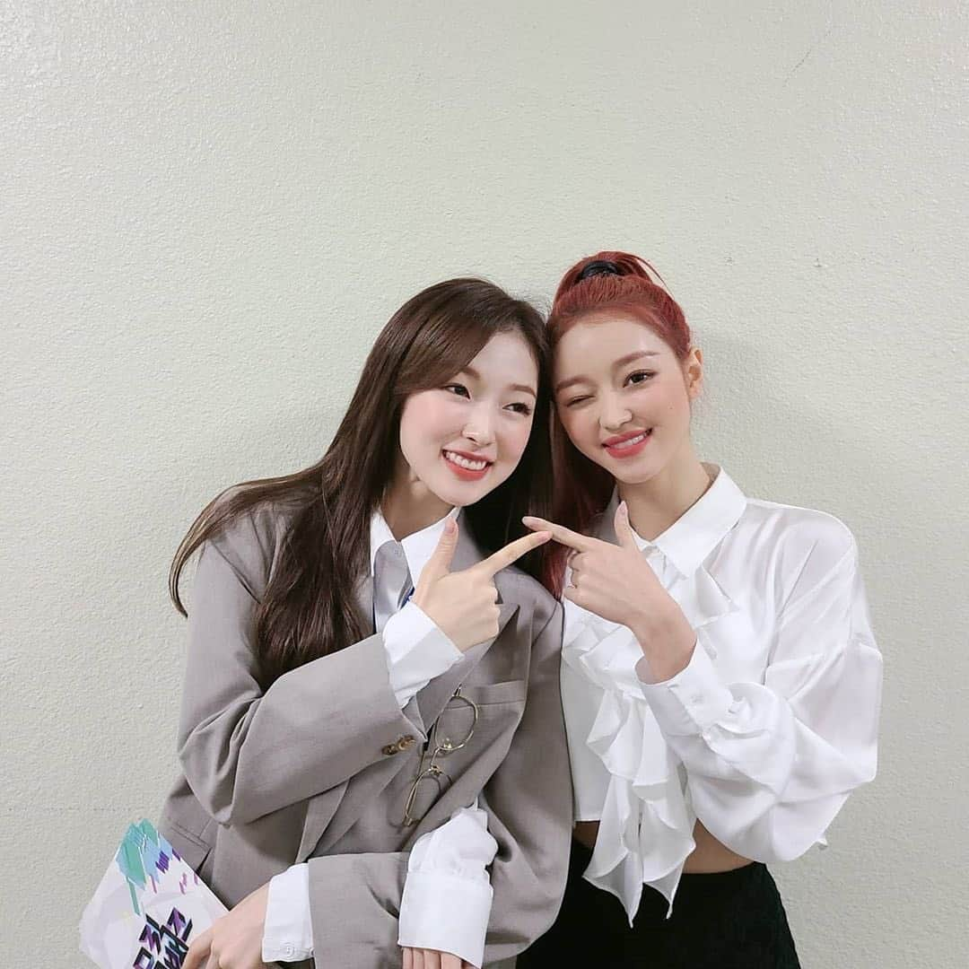 アリンさんのインスタグラム写真 - (アリンInstagram)「200911 @ye._.vely618 Instagram update with Yooa ❤️ ——— #arin#arinohmygirl#ohmygirlarin#ohmygirl#kpop#binnie#hyojung#yooa#seunghee#mimi#jiho#choiyewon#최예원#아린#컴백#막내#미미#유아#비니#지호#승희#효정#오마이걸#アリン#아린오마이걸#가수」9月11日 22時09分 - arinarchive