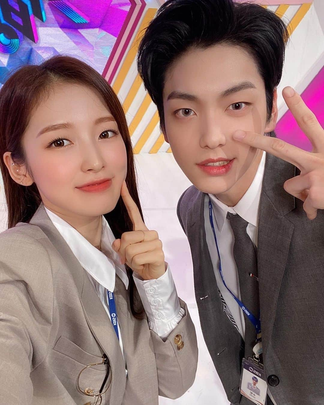 アリンさんのインスタグラム写真 - (アリンInstagram)「Music bank with TXT Soobin ——— #arin#arinohmygirl#ohmygirlarin#ohmygirl#kpop#binnie#hyojung#yooa#seunghee#mimi#jiho#choiyewon#최예원#아린#컴백#막내#미미#유아#비니#지호#승희#효정#오마이걸#アリン#아린오마이걸#가수」9月11日 22時15分 - arinarchive