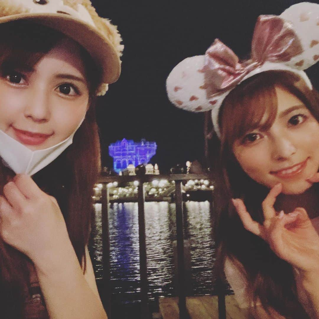 佳苗るかさんのインスタグラム写真 - (佳苗るかInstagram)「あいちんとディズニー✨マスクして1日たくさん歩いたから運動になりました🎵  #マスク #ディズニー #ディズニーシー #ディズニーコーデ #ディズニーカチューシャ #東京ディズニーシー」9月11日 22時26分 - ruka_kanae