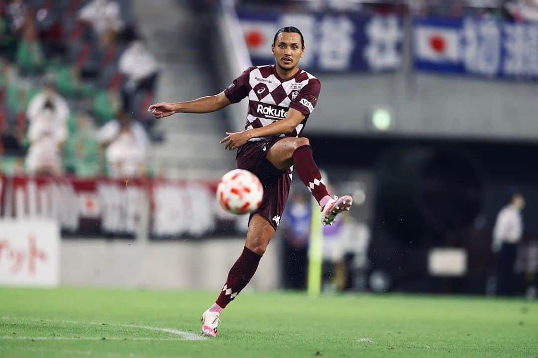 大崎玲央のインスタグラム：「Let's goooo! #visselkobe #ヴィッセル神戸」