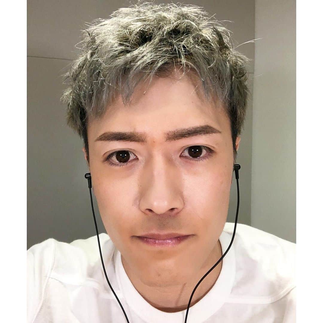 GENERATIONS高校TVのインスタグラム：「👽裕太の自撮り写真👽﻿ もらいそびれた人に特別公開👽﻿ ﻿ GENE高なかのヒト﻿ 勝手にLIVE×ONLINEコラボ企画！﻿ ﻿ "裕太のこの曲のパフォーマンスが好き！"﻿ "このフリを踊ってる時の裕太が好き！"﻿ "裕太のこの女装が好き！😆"﻿ っていうの、みんな教えてね👽👽👽﻿ ﻿ 公式Twitter﻿ @gene_kou で検索🔍﻿ -----------------------------------﻿ #gene高 #ジェネ高 #generations高校tv #gene #generations #ジェネ #ジェネレーションズ #generationsfromexiletribe #ldh﻿ #白濱亜嵐 #片寄涼太 #数原龍友 #小森隼 #佐野玲於 #関口メンディー #中務裕太 #ジェネ犬 #geneファンさんと繋がりたい #ldhファンさんと繋がりたい #少年クロニクル」