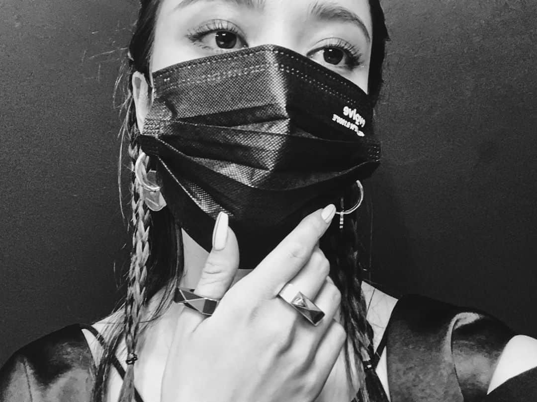 谷まりあさんのインスタグラム写真 - (谷まりあInstagram)「Good night 🖤🖤  #mask → #we_evolvetogether #evolvetogether #tops→ #kohslickcurro #kohslickcurro #onepiece →  #troisiemechaco #jewelry → @portrait_report #portraitreport @worldstyling.corp」9月11日 22時39分 - mariaaaa728