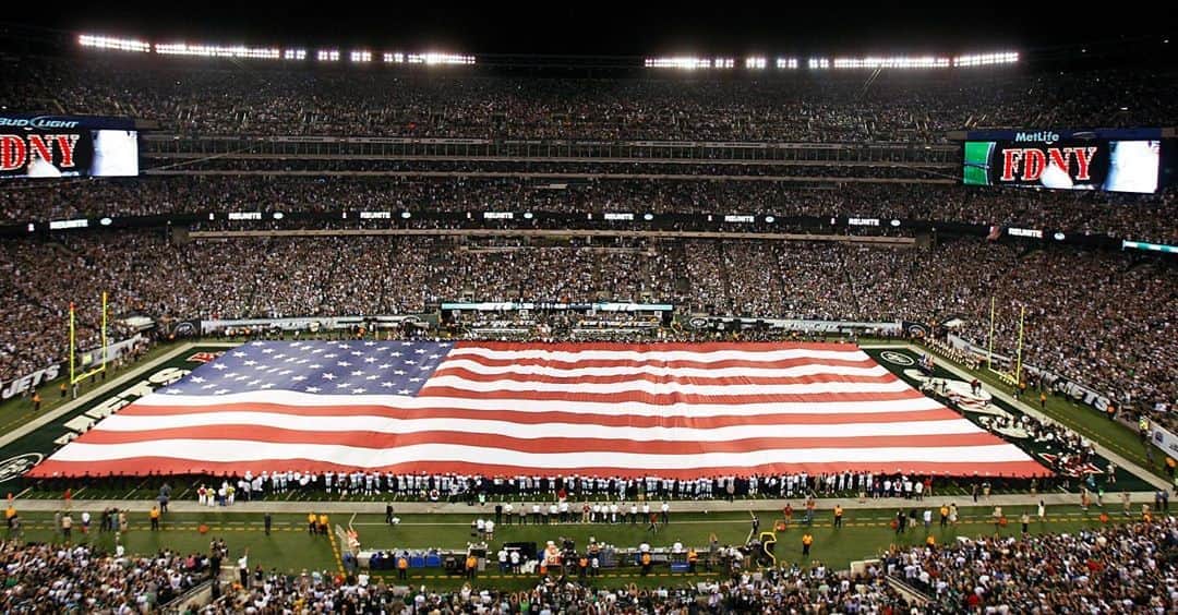 NFLさんのインスタグラム写真 - (NFLInstagram)「We will #NeverForget. Today we honor and remember the lives lost on September 11, 2001. - 📷: James D. Smith/AP」9月11日 22時39分 - nfl