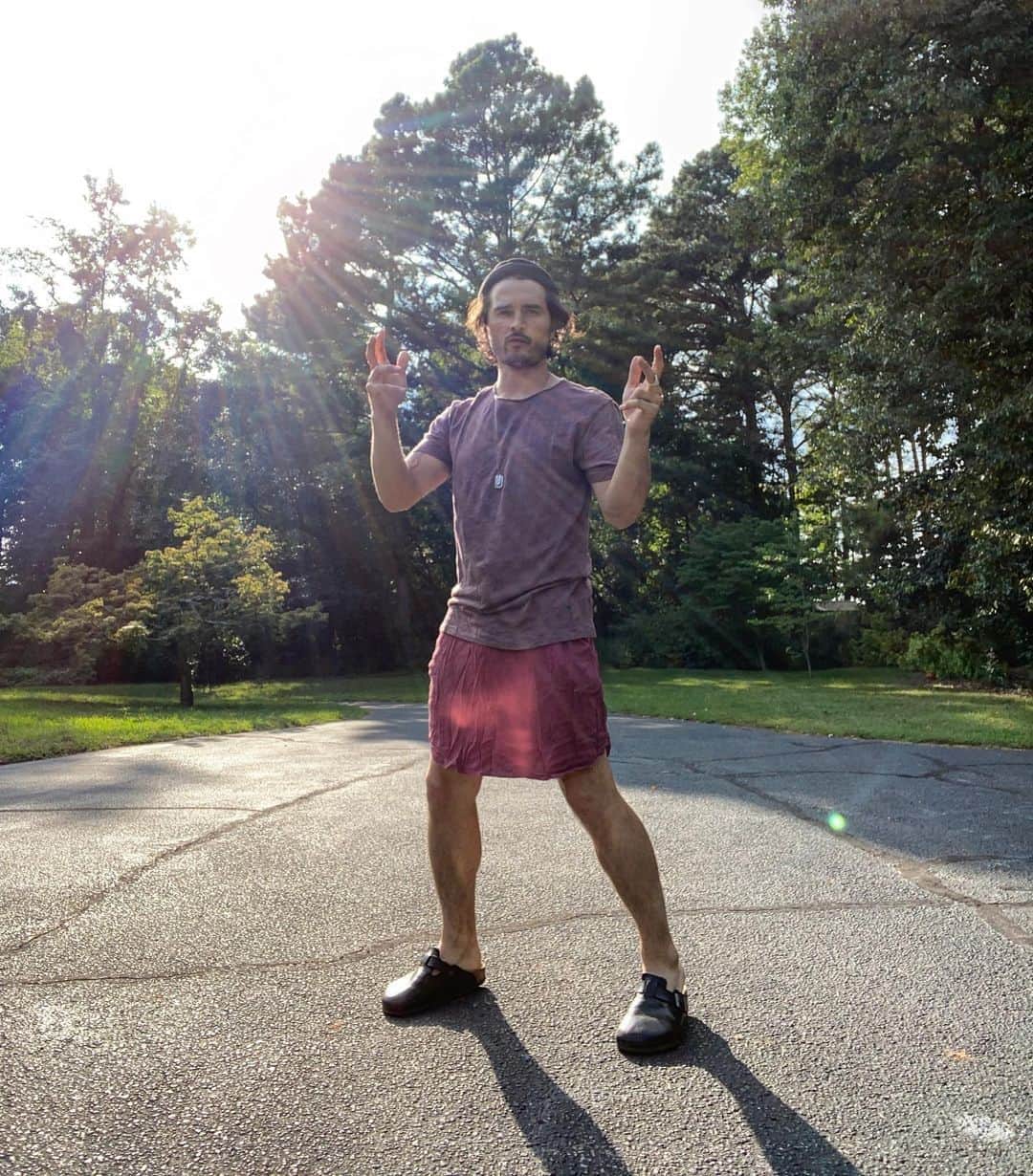 マイケル・マラーキーのインスタグラム：「twitch today 1300 eastern」