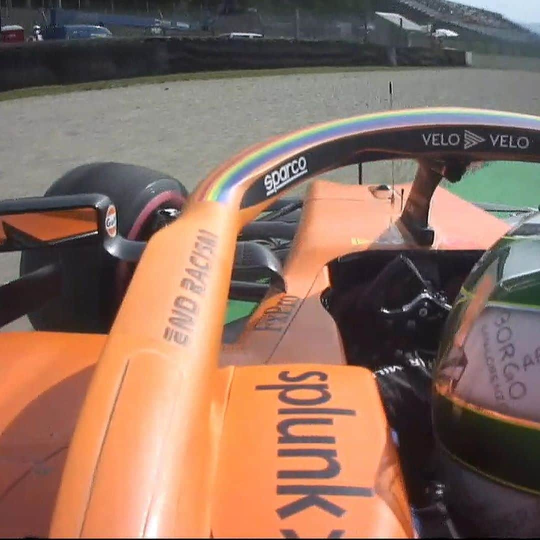 F1さんのインスタグラム写真 - (F1Instagram)「🚩 Lando Norris’ crash in FP2 brought out the red flag, thankfully he’s okay 👌 . . . #F1 #Formula1 #TuscanGP #McLaren #LandoNorris #McLaren」9月11日 22時52分 - f1