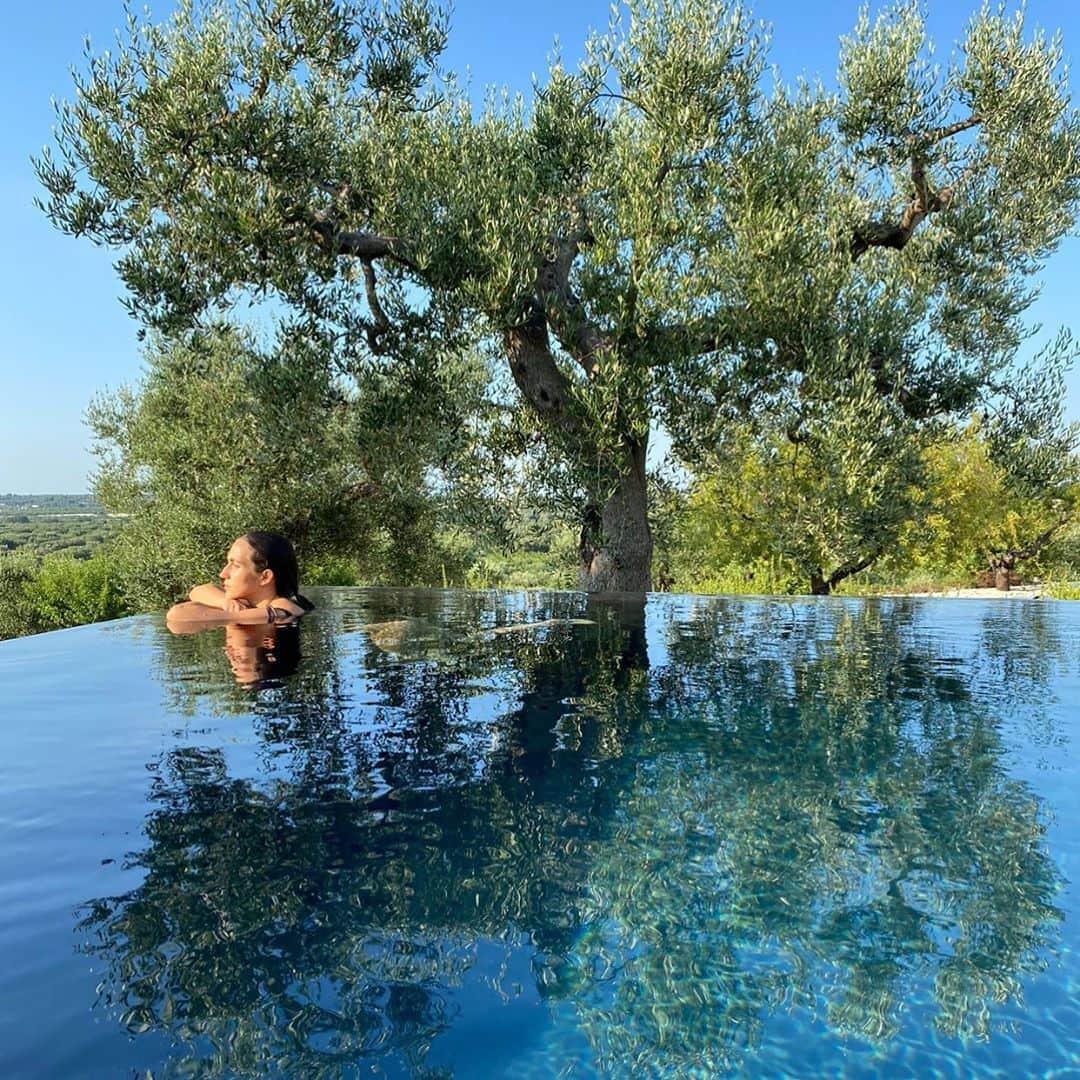 デルフィナデレトレズさんのインスタグラム写真 - (デルフィナデレトレズInstagram)「In my family for each new born is given an olive tree as a reminder to stay grounded to earth 🌿  #delfinadelettrez」9月11日 23時05分 - delfinadelettrez