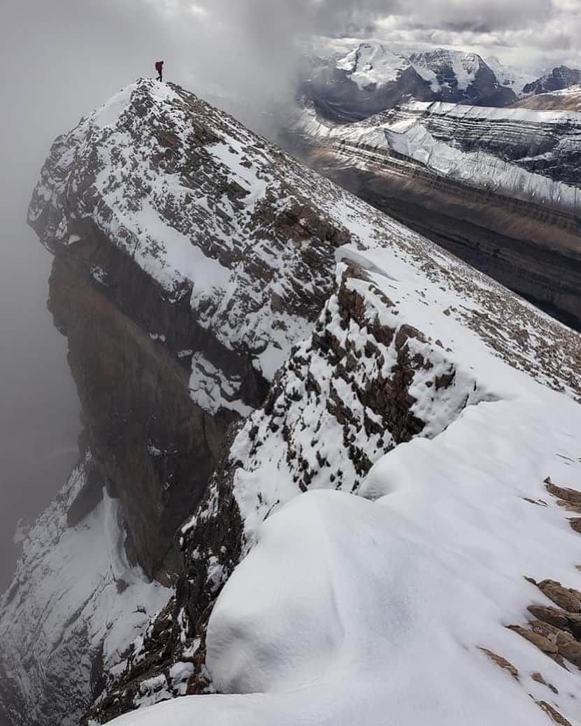 ボール・ウォッチのインスタグラム：「Live as brave men; and if fortune is adverse, front its blows with brave hearts. Photographed by BALL Explorer @paulzizkaphoto  #beyourself #ballwatch #lettherebelight #exploration #explorer #adventure #mountains #regram #jaspernationalpark #journey #inspirational #Marcustulliuscicero #cicero #goodvibes #TGIF」