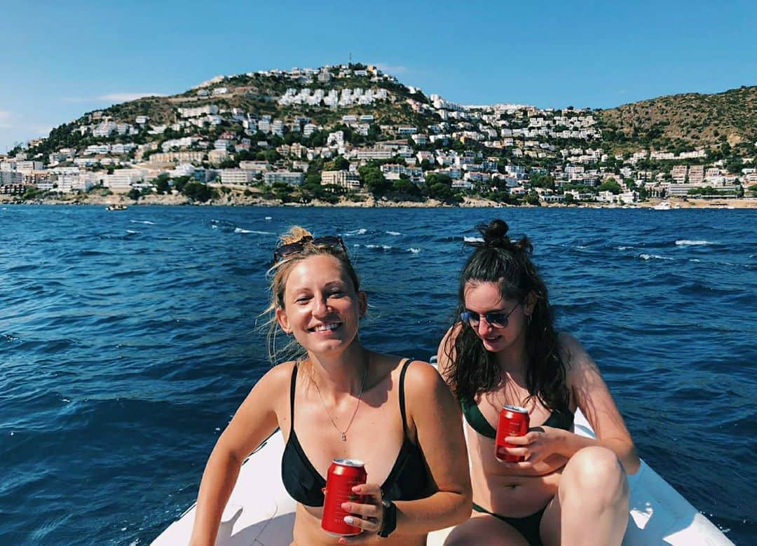 ガリア・ドボラクのインスタグラム：「Si jugar con ella en el equipo es igual de accidentado que irme de vacaciones, vaya una temporada me espera 🙆🤭🌊 @ccaymel」