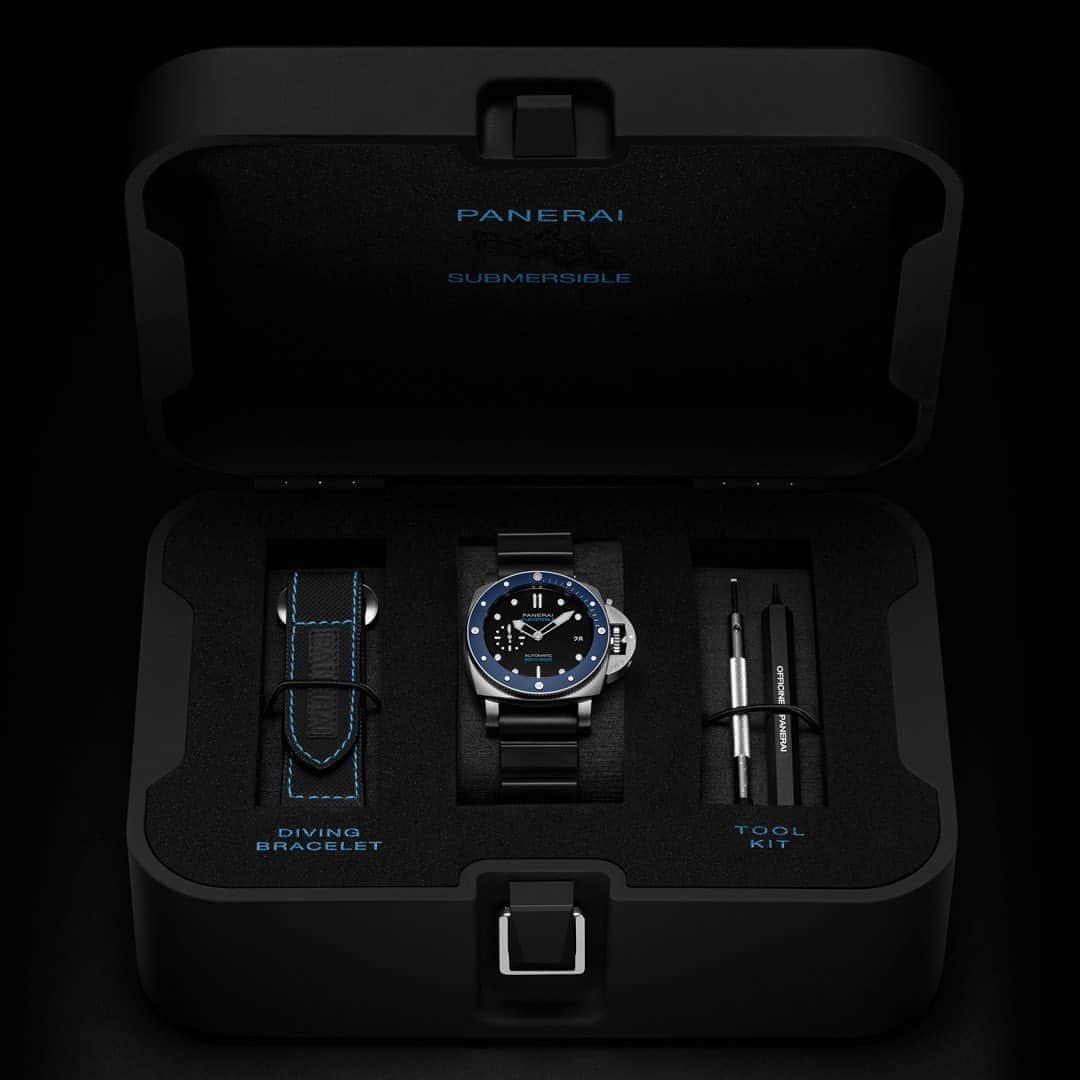 のインスタグラム：「𝗢𝗻𝗲 𝗶𝗻 𝗳𝗶𝘃𝗲 𝗵𝘂𝗻𝗱𝗿𝗲𝗱.  Only 500 pieces will be produced. Be the first to own the new Submersible Azzurro 42MM.  Link in Bio.  #Panerai #沛纳海 #watchesandwonders #钟表与奇迹 #PaneraiWW20 #Submersible #PaneraiSubmersible #Luminor #PaneraiLuminor #Shanghai」
