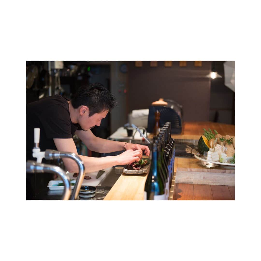 BECOさんのインスタグラム写真 - (BECOInstagram)「. 諸事情により肉炉端beco心斎橋店が9月21日に閉店することが決定致しました😭 . 井出店長の洗練された料理が食べれるのもあと10日です🤤 . ラストスパート走り切ります！！ . #ステーキ食堂beco #肉炉端beco#心斎橋#肉寿司#牛レバー #炉端焼き#肉好き#ればー #落ち着いた空間 #落ち着いた雰囲気 #最高の料理でおもてなし #コロナに負けるな #換気もバッチリ」9月11日 16時02分 - beco_kyobashi
