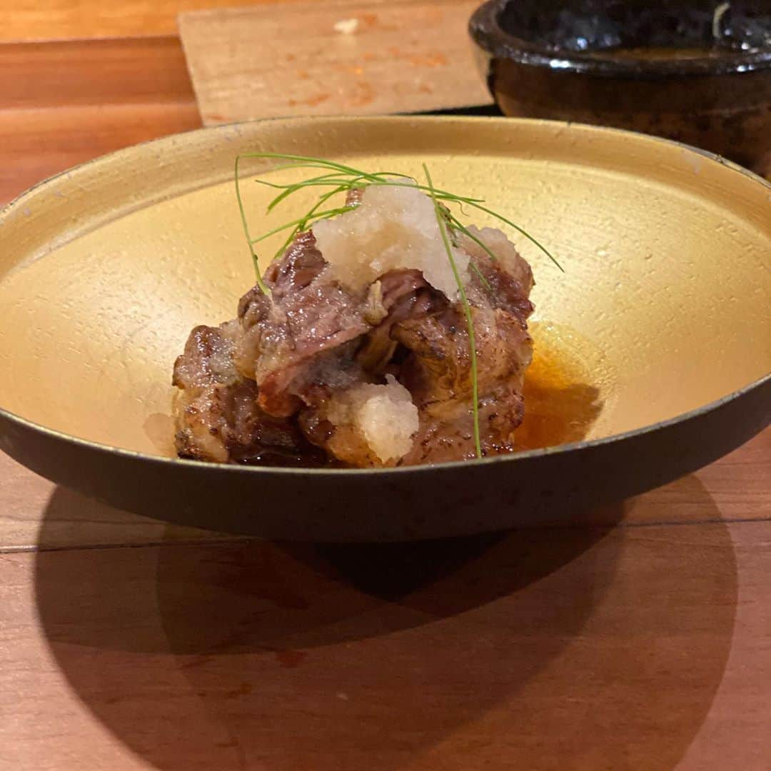 BECOさんのインスタグラム写真 - (BECOInstagram)「. 諸事情により肉炉端beco心斎橋店が9月21日に閉店することが決定致しました😭 . 井出店長の洗練された料理が食べれるのもあと10日です🤤 . ラストスパート走り切ります！！ . #ステーキ食堂beco #肉炉端beco#心斎橋#肉寿司#牛レバー #炉端焼き#肉好き#ればー #落ち着いた空間 #落ち着いた雰囲気 #最高の料理でおもてなし #コロナに負けるな #換気もバッチリ」9月11日 16時02分 - beco_kyobashi