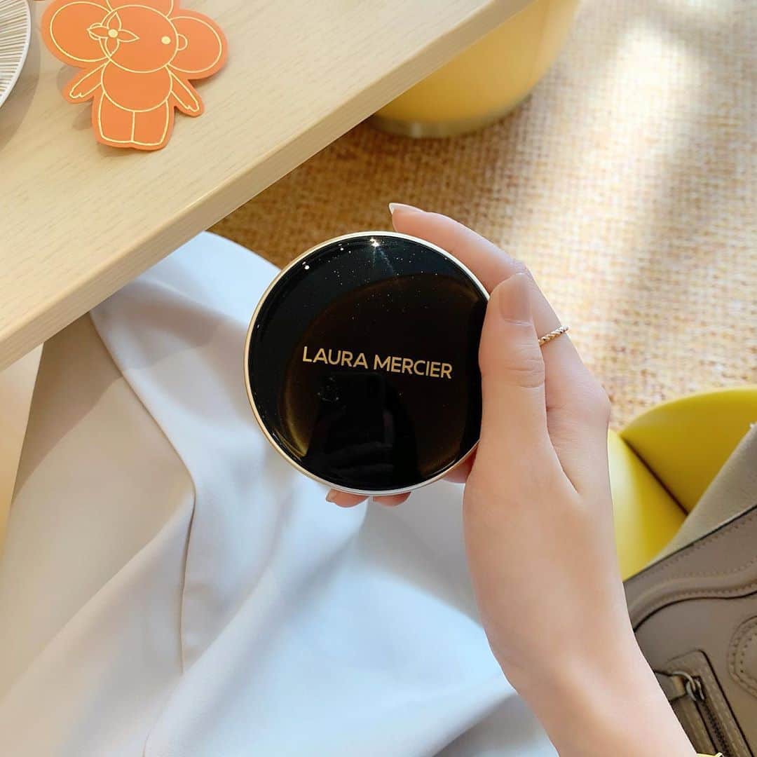 ハンナミのインスタグラム：「一番しっくりきた 愛用中のクッションファンデ🤍✨」