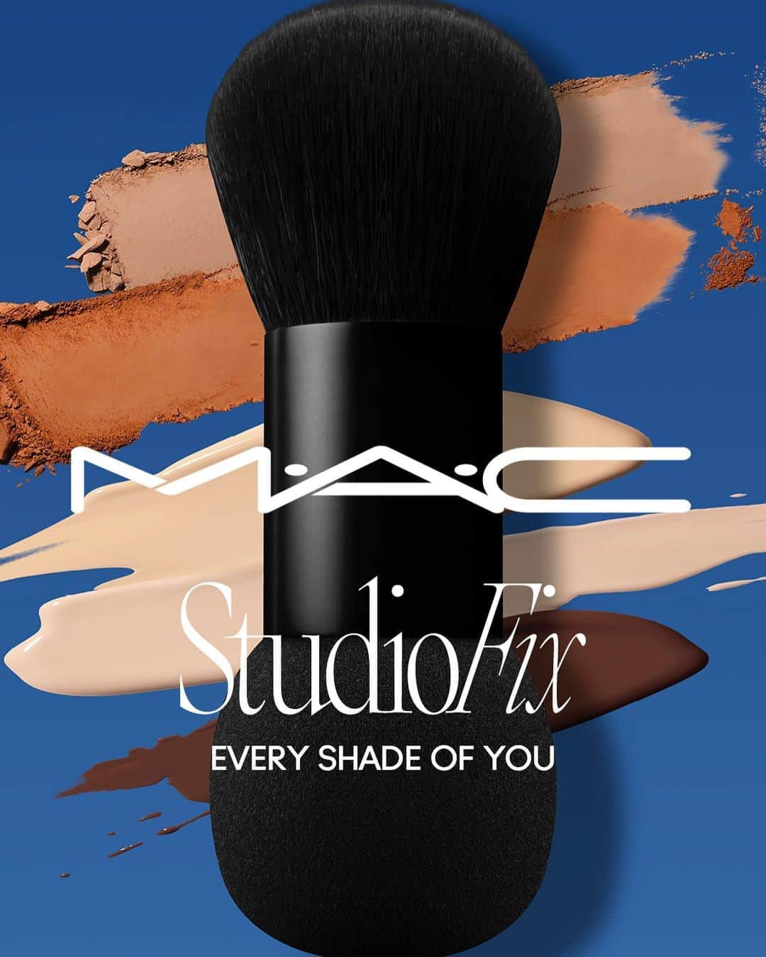 M∙A∙C Cosmetics Japanさんのインスタグラム写真 - (M∙A∙C Cosmetics JapanInstagram)「【本日開始】#MACStudioFix キャンペーン 今なら数量限定で、お好きなM·A·C 製品を8,800円(税込)以上のご購入でSTUDIO FIX 限定ブラシをプレゼント✨ ※M·A·C 公式オンラインショップ、伊勢丹新宿本店 @mac_isetan.shinjuku 、アットコスメショッピング @at_cosme 限定 ㅤ 限定ブラシの使い方は動画をチェック👉 1枚目: リキッドファンデーション 2枚目: クッションファンデーション ㅤ 💎本日20時〜 #MACインスタライブ 配信💎 STUDIO FIX 限定ブラシを使用した「簡単ベースメイクテクニック」をM·A·C イベント アーティスト RIE HIROO @lie_0203 がご紹介。 お楽しみに♪ ㅤ 【公式オンラインショップ限定特典】 ☑︎初回ご購入のお客様へ10% OFFクーポンをプレゼント （クーポンコードwelcome）  #MACスタジオフィックス #MACCosmeticsJapan #MACCosmetics #MAC #MACコスメ #マックコスメ #コスメ#コスメ紹介#コスメ好き#コスメレポ #化粧品 #デパコス#コスメマニア#秋メイク#リキッドファンデーション#リキッド#クッションファンデーション#クッション#時短メイク#ベースメイク#潤い#潤い肌#保湿#ツヤ肌#ツヤ肌メイク#ファンデーション#カバー力#毛穴レス」9月11日 16時30分 - maccosmeticsjapan