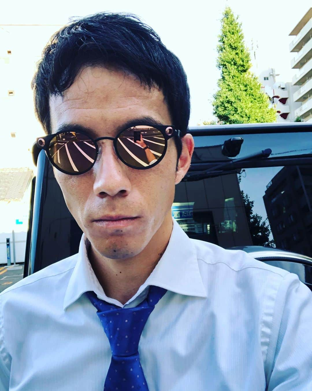 佐藤悠基のインスタグラム：「本日の戦闘スタイル  #スーツ男子#oakley#deadbolt」