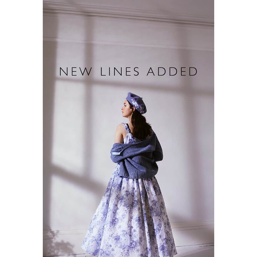 キャベジズ&ローゼズのインスタグラム：「New lines have just been added to the sale 💙🤍 while stocks last @christina_strutt @cabbagesandroses_shop #sale #salesalesale #summersale #makelocal #makewell #shoplocal #buybetterbuyless #madeinengland #cabbagesandroses #cabbagesandrosesfashion #cabbagesandrosesfabric #livinglifebeautifully #britishfashion」