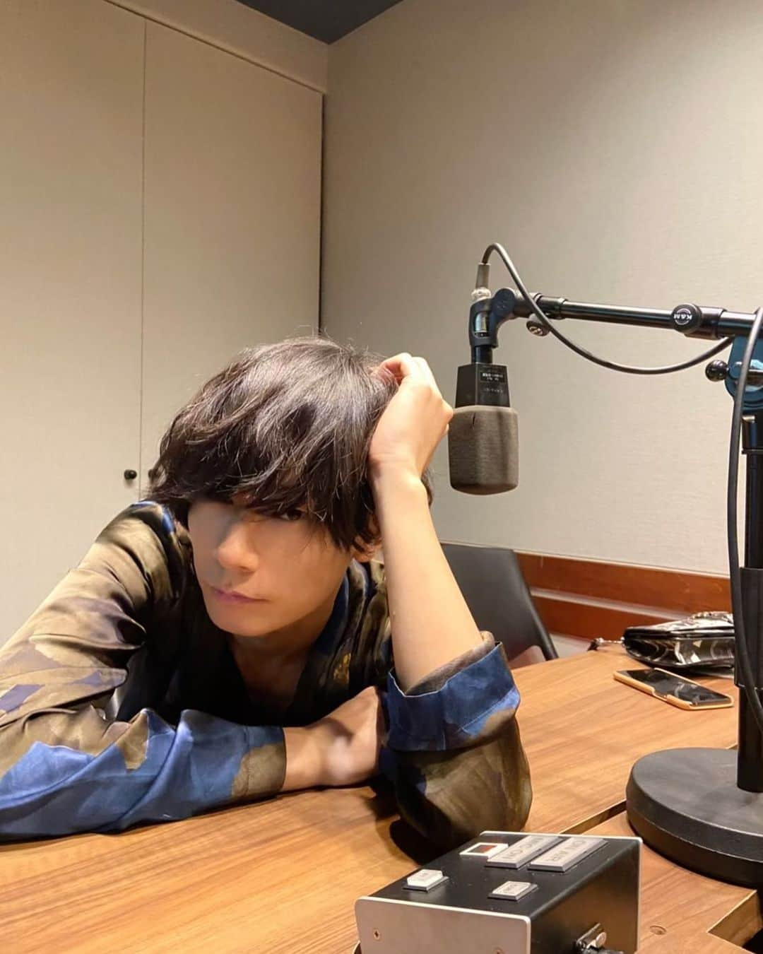 [ALEXANDROS]さんのインスタグラム写真 - ([ALEXANDROS]Instagram)「／ 📻　SCHOOL OF LOCK!　📻 ＼  今夜のアレキサンドLOCKS!は、洋平先生が抜き打ちで逆電！  そして、本日発表されたばかりの新曲「Beast」をラジオ初オンエア！！  さらにゲストボーカルとして参加した東京スカパラダイスオーケストラの新曲もオンエア。  22:30からぜひお聴き逃しなく！  #SOL #alexandros  #スカパラ #ドクターデスの遺産」9月11日 17時00分 - alexandros_official_insta