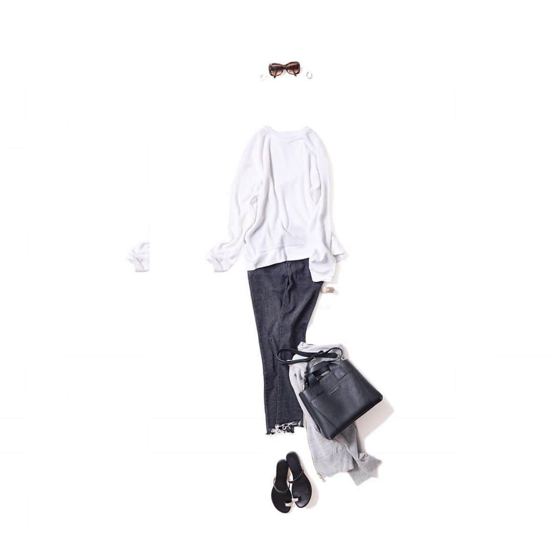 K.KSHOP_officialさんのインスタグラム写真 - (K.KSHOP_officialInstagram)「・ NEW♦️Coordinate  ・ 2020-09-11 ・ ボーイフレンドスタイル・monotone ・ outer : #soro tops : #gicipi ＃fio pants : #kj accessory : #anthemforthesenses #インデアンクラフト  bag : #orciani shoes : #ilsandaloofcapri other : #pagani  ・ #kkcloset #kkshop #菊池京子 #kyokokikuchi  #コーデ  #code #style #fashion #コーディネート #ootd #wear #follow #happy  #カジュアル #italy #秋 #denim #blackandwhitecat」9月11日 16時53分 - k.kshop_official