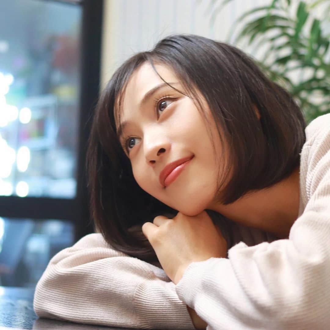 のインスタグラム：「明後日！撮影会します！﻿ ﻿ 9月13日(日)﻿ ミヤタオフィスさん﻿ @moc_fukuoka  主催の撮影会モデルします✨﻿ ﻿ カメラ好きな方📷﻿ 初心者の方🔰 どんな方でも大歓迎👍✨﻿ みなさんぜひ﻿ 写真撮りにきてください！﻿ ﻿ ﻿ 写真は 前回のミヤタオフィスさんでの﻿ 撮影会の一部です✨﻿ ﻿  お会いできるのを 楽しみにしています！ ♡➖➖以下詳細➖➖♡﻿ ﻿ 福岡市　百道にて ﻿ 1部　10時〜11時(私服)﻿ 2部　11時半〜12時半(持ち込み企画)﻿㊙️ 　　　　　お昼休憩﻿ 3部　14時〜15時(私服)﻿ 4部　15時半〜16時半(持ち込み企画)﻿㊙️ ﻿ ※開始10分前より受付﻿ 雨天の場合スタジオにて﻿ ﻿ 各部4000円(税込)﻿ 当日会場にてお支払いいただきます﻿ ﻿ ﻿ お好きな時間を﻿ お選びください！﻿ すべてでもok🤗✨﻿ ﻿ お申し込みはミヤタオフィスの﻿ Instagram Twitter DMメールまで﻿ ﻿ #撮影会 #撮影 #カメラ #カメラ初心者  #カメラ好き #福岡 #モデル撮影会 #撮影会 #モデル #model #officenoir」