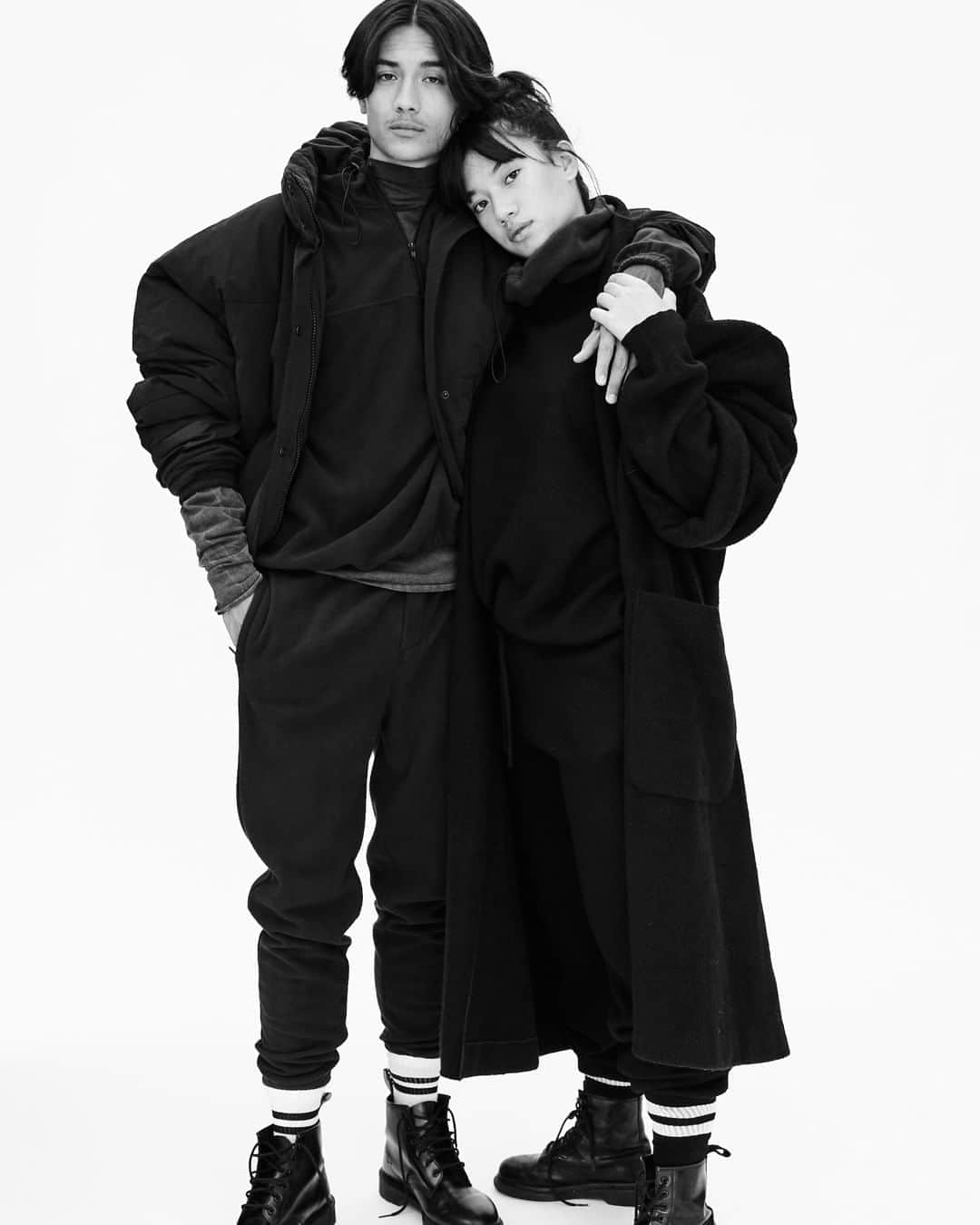 アメリカンビンテージのインスタグラム：「This season, coats become a statement for gender-neutral style. Cotton jersey will envelop you while knits will keep a smile on your face. A touch of denim infuses workwear or retro-inspired looks. Bundle up, take off a layer and we meet again. ___ #AmericanVintage #FW20 #vestiairemixte #unisexwardrobe」