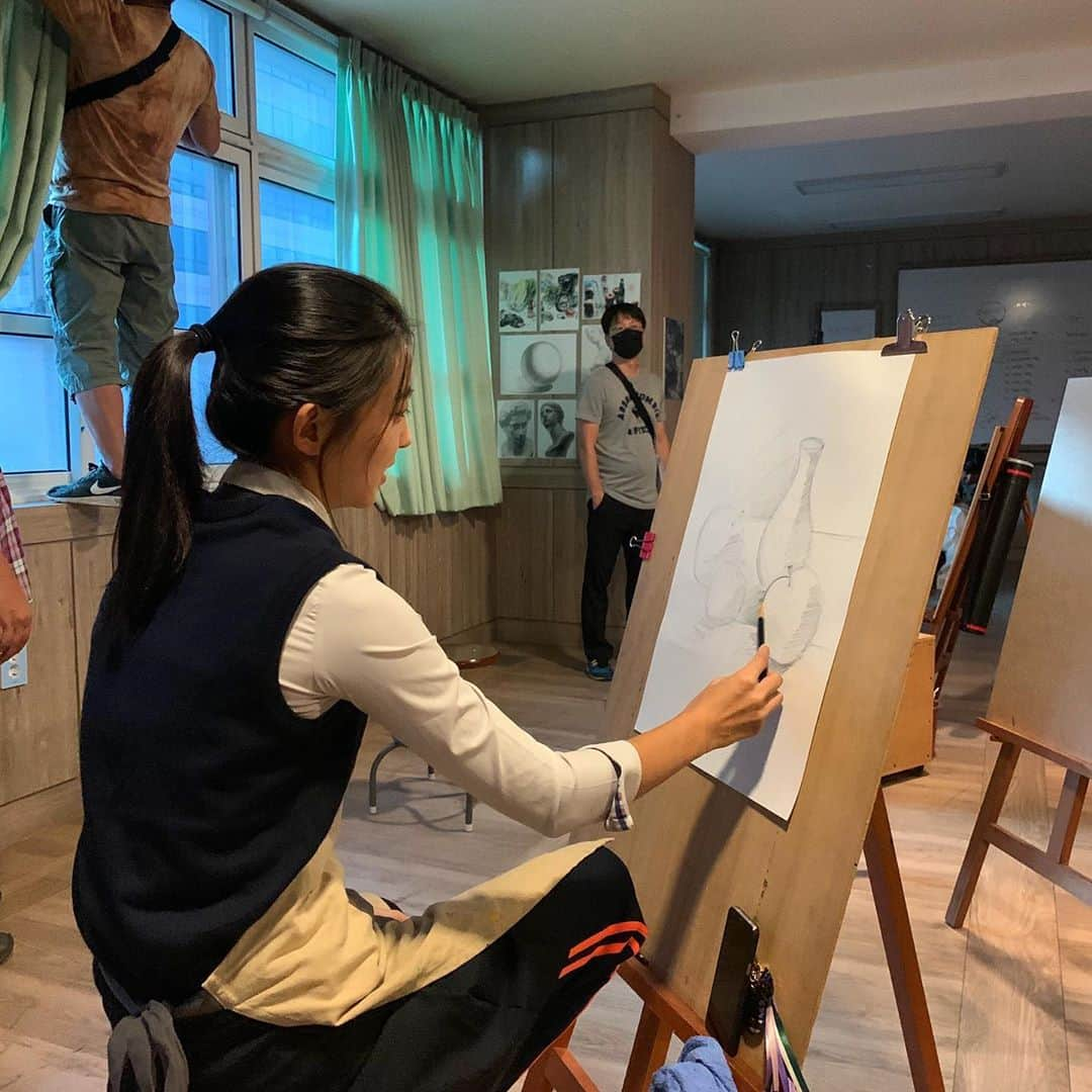 ソヒョン さんのインスタグラム写真 - (ソヒョン Instagram)「내가 그린 그림 ✍️ ⠀ 이었으면 좋겠다 ^^ ⠀ ⠀ #씨네드라마 8년 촬영 할때의 혜미^^ ⠀ 12일 13일 10시50분 티비조선에서 보실 수 있어요!! ⠀ ⠀ #학교기담_8년 #8년」9月11日 17時01分 - kkwonsso_94