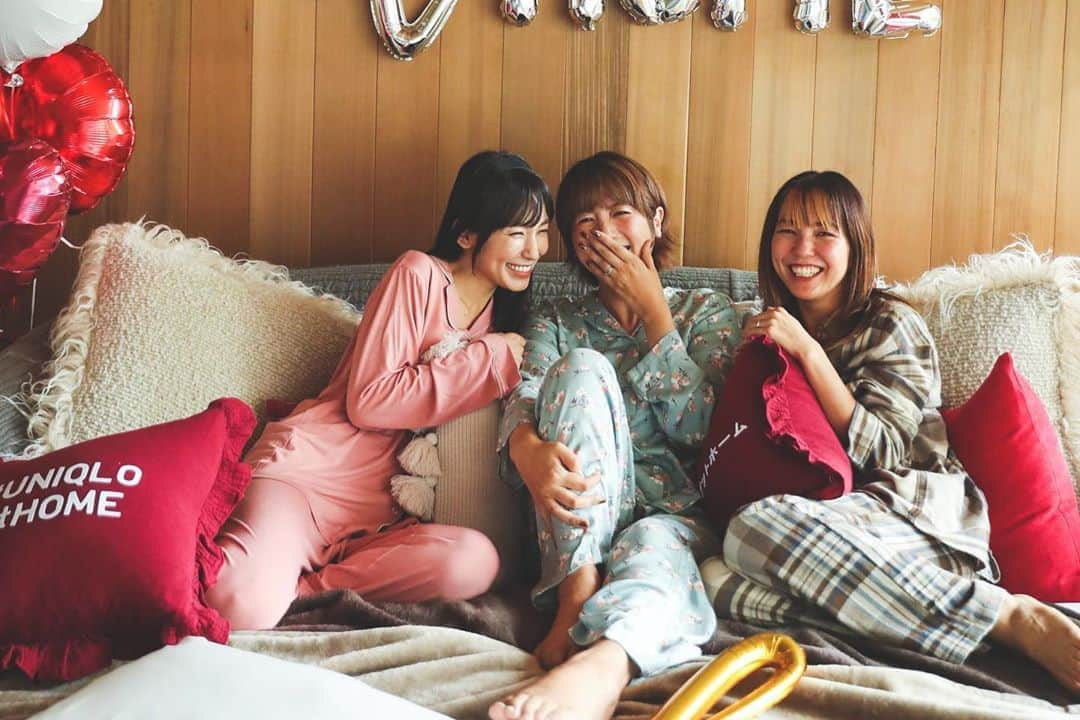 shizuka.watanabeさんのインスタグラム写真 - (shizuka.watanabeInstagram)「♡♡♡ ・ ・ UNIQLO at HOME 🏠 ・ 見て見てーーー🧡 @uniqlo のルームウェアパジャマが可愛い❗️ ・ 今日は試着させてもらって着心地の良さやデザインの充実に驚いたよ💗 ・ これでパジャマパーティーとか 絶対に楽しいはず‼️ ・ ・ おうち時間も増えたから 可愛いルームウェアで気分上げて おうち時間も楽しく過ごしたいですよね💗 ・ ・ ・ ・ #uniqlo #uniqloathome #ルームウェア　#パジャマ　#pajamas #roomwear #uniqloginza #uniqlo2020fw #ユニクロのパジャマ　#pajamaparty #ユニクロ　#ユニクロコーデ #ユニクロ新作　#ユニクロのルームウェア」9月11日 17時16分 - shizuka.watanabe