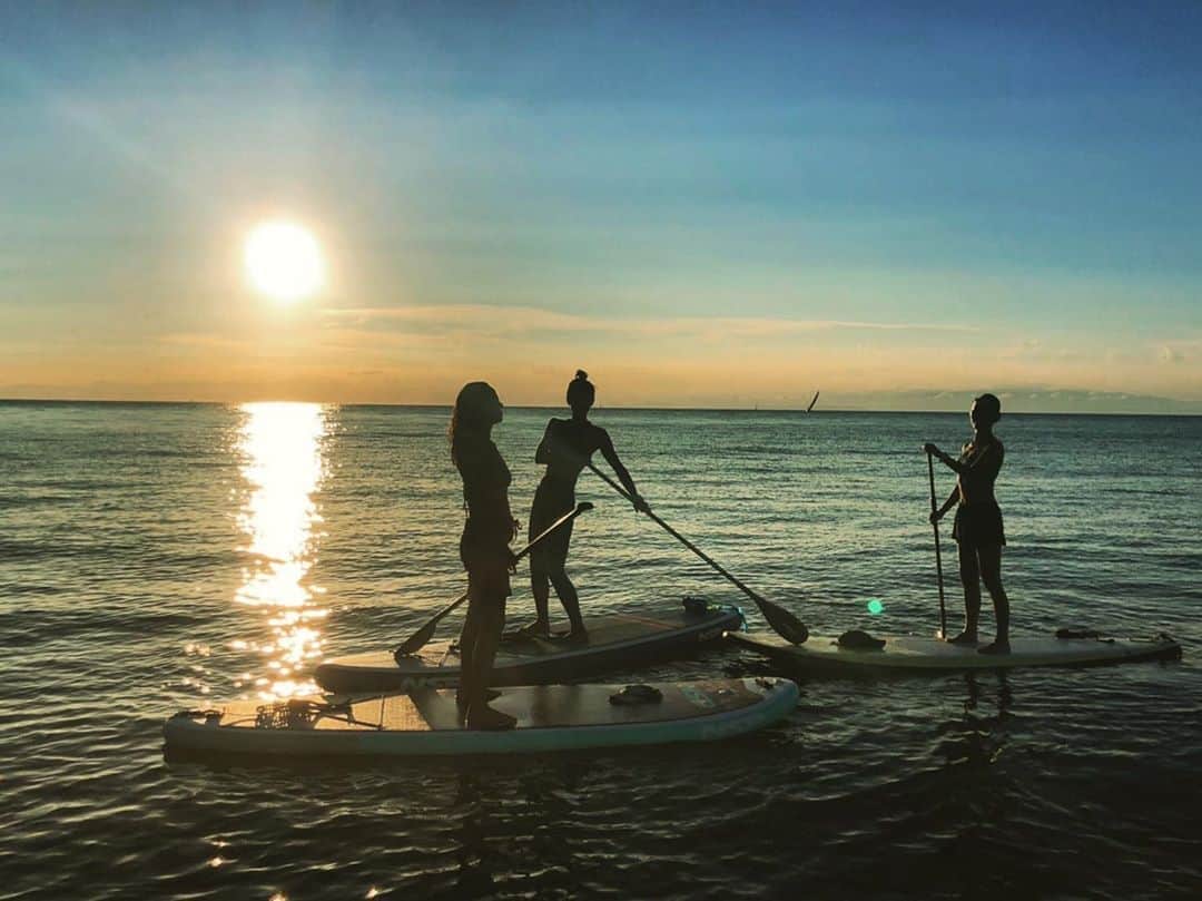 のインスタグラム：「一定のようで 予測できない不規則なゆらぎ  #f分の1のゆらぎ   #電車　も　#sup で感じる　#波　も #camp の　#炎　も　#雨　も　 #癒し　#リラックス　#relax」