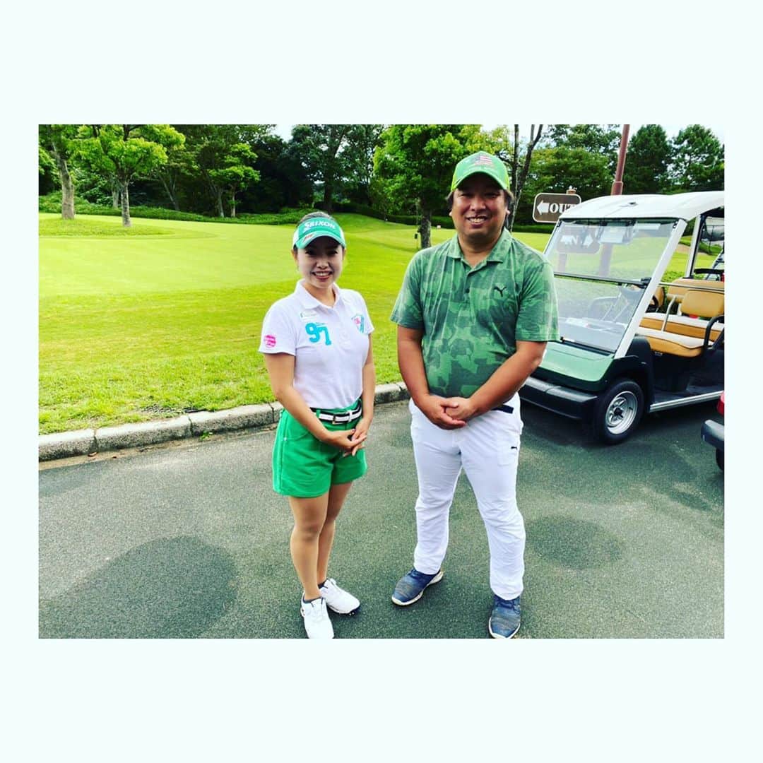 のインスタグラム：「☆番宣のお知らせ☆ 新番組が始まります🎶  元千葉ロッテＷＢＣ日本代表の里崎智也さんの番組で今後私も多数回出演させて頂きます😊 今後楽しい企画も沢山あるので是非見てください ☆  ↓↓↓ 番組内容 ↓↓↓ 番組タイトル：里崎智也のゴルフ直球勝負！  放送日　　　：10月4日（日）スタート 　　　　　　  毎週日曜日  22：00～22：30　 　　　　　　　(再放送)火曜日21：00～21：30  ご出演者　　：里崎智也氏（元千葉ロッテ・ＷＢＣ日本代表） 　　　　　　　青山加織プロ（リクルートエグゼクティブエージェント所属）  番組内容　　：里崎智也氏、青山加織プロをはじめとする女子プロゴルファー、 そして出場者２名、合計4名によるラウンドプレー。各ホールとも、 「ホールインワン賞」や「イーグル賞」、「ニアピン賞」などを設定し 勝負魂を大きく揺さぶる！また、プロによる1ポイントアドバイスなど 盛りだくさん。  放送時間　　：３０分番組（正味２８分・CM枠３分） 　 放送局　　　：チバテレ　　　　毎週日曜日22：00‐22：30 　　　　　 　 テレ玉　　　　　毎週日曜日18：30‐19：00 　　　　　  群馬テレビ　　　毎週木曜日22：30‐23：00 　　　　　  三重テレビ　　　毎週火曜日23：20‐23：50 　　　　　  ぎふチャン　　　毎週土曜日14：30‐15:00　　　　　  　　　　　  　　 　　　　　　　　 ◇番組著作　千葉テレビ放送」