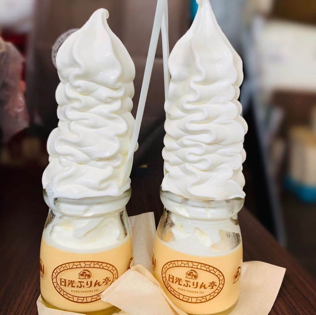 RETRIP<リトリップ>グルメさんのインスタグラム写真 - (RETRIP<リトリップ>グルメInstagram)「【RETRIP×栃木】 こちらは栃木・日光にある「日光ぷりん亭」です。日光みやげとして有名な日光プリンですが、こちらではそのプリンに大胆にもソフトクリームを乗せたスイーツが大人気✨とろけるプリンと、さっぱりとしたソフトクリームの相性は言わずもがな🔥 . RETRIPでは「おでかけ」に関する様々な情報を発信しています。ぜひ他のアカウントもチェックしてください！ . @retrip_nagoya_ 名古屋の話題のカフェを紹介 @retrip_osaka_ 大阪のおでかけグルメスポットを紹介 @retrip_kyoto_ 京都のおでかけスポットを紹介 @retrip_fukuoka_ 福岡のおでかけグルメスポットを紹介 @retrip_hokkaido_ 北海道のおでかけスポットを紹介 @retrip_korea_ 韓国の話題のカフェを紹介 @retrip_news 最新のおでかけ情報を紹介 @retrip_nippon 日本の絶景を紹介 @retrip_global 海外の絶景を紹介 @retrip_gourmet 全国の話題のスイーツを紹介 @retrip_dinner 全国の話題のごはんを紹介 @retrip_cafe 全国のおしゃれなカフェを紹介 . ▼RETRIP[リトリップ]のアプリは AppStore、GooglePlay「リトリップ」で検索！ プロフィールのURLからもダウンロードできます。 . photo by  @sora.48clover . . #retrip #retrip_rh #日光プリン亭 #日光カフェ #カフェ好きな人と繋がりたい #スイーツ好き #スイーツ好きな人と繋がりたい #スイーツ好きな人とつながりたい #グルメ好きな人と繋がりたい #グルメ好き #グルメ好きと繋がりたい #スイーツ部 #カフェ部」9月11日 17時42分 - retrip_gourmet
