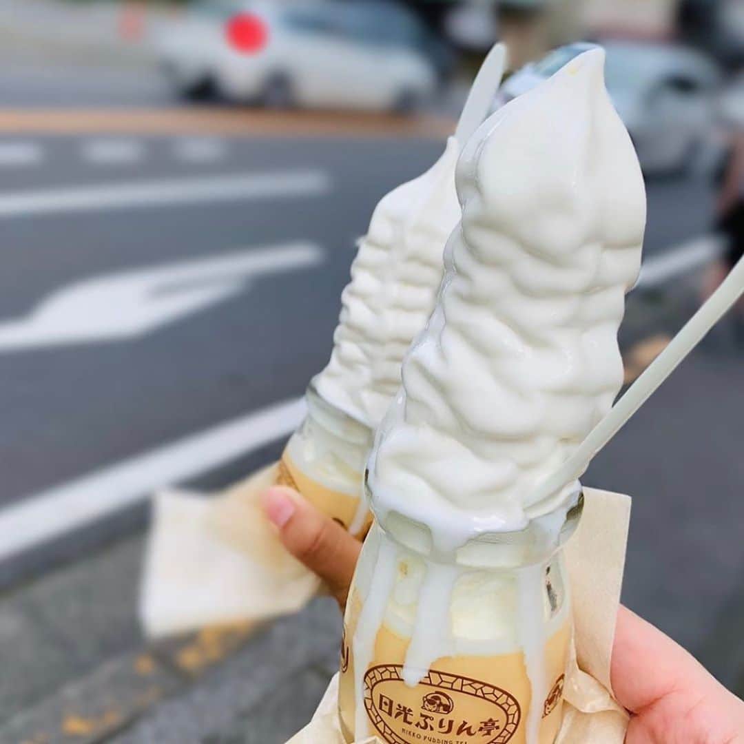 RETRIP<リトリップ>グルメさんのインスタグラム写真 - (RETRIP<リトリップ>グルメInstagram)「【RETRIP×栃木】 こちらは栃木・日光にある「日光ぷりん亭」です。日光みやげとして有名な日光プリンですが、こちらではそのプリンに大胆にもソフトクリームを乗せたスイーツが大人気✨とろけるプリンと、さっぱりとしたソフトクリームの相性は言わずもがな🔥 . RETRIPでは「おでかけ」に関する様々な情報を発信しています。ぜひ他のアカウントもチェックしてください！ . @retrip_nagoya_ 名古屋の話題のカフェを紹介 @retrip_osaka_ 大阪のおでかけグルメスポットを紹介 @retrip_kyoto_ 京都のおでかけスポットを紹介 @retrip_fukuoka_ 福岡のおでかけグルメスポットを紹介 @retrip_hokkaido_ 北海道のおでかけスポットを紹介 @retrip_korea_ 韓国の話題のカフェを紹介 @retrip_news 最新のおでかけ情報を紹介 @retrip_nippon 日本の絶景を紹介 @retrip_global 海外の絶景を紹介 @retrip_gourmet 全国の話題のスイーツを紹介 @retrip_dinner 全国の話題のごはんを紹介 @retrip_cafe 全国のおしゃれなカフェを紹介 . ▼RETRIP[リトリップ]のアプリは AppStore、GooglePlay「リトリップ」で検索！ プロフィールのURLからもダウンロードできます。 . photo by  @sora.48clover . . #retrip #retrip_rh #日光プリン亭 #日光カフェ #カフェ好きな人と繋がりたい #スイーツ好き #スイーツ好きな人と繋がりたい #スイーツ好きな人とつながりたい #グルメ好きな人と繋がりたい #グルメ好き #グルメ好きと繋がりたい #スイーツ部 #カフェ部」9月11日 17時42分 - retrip_gourmet