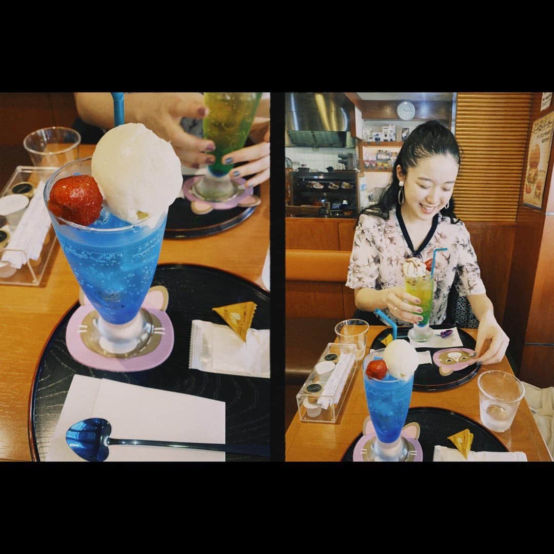 藤野涼子のインスタグラム：「りーん。りーんりーん。 久しぶりに夜散歩したら、鈴虫が鳴いていました。もう9月だもんね  　今年は、ツクツクボウシのこえをまだ聞いてないような これからなきはじめてるのかな？それとももうすでに鳴いてる？ 　 この日は、クリームソーダ日和 #クリームソーダ #クリームソーダ部」