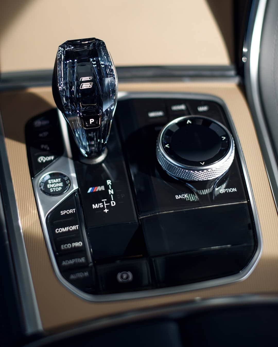 BMWのインスタグラム：「As good as gold. The BMW 8 Series Golden Thunder Edition. #THE8 #BMW #8Series __ BMW M850i xDrive Gran Coupé: Fuel consumption in l/100 km (combined): 10.0–9.9. CO2 emissions in g/km (combined): 229–226. Further information: www.bmw.com/disclaimer.  	 Acceleration (0-100 km/h): 3.9 s. Power: 390 kW, 530 hp, 750 Nm. Top speed (limited): 250 km/h.」