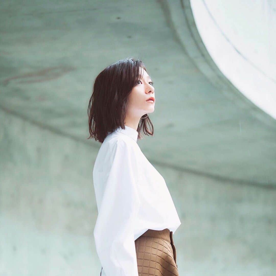 フォードヘア化粧品のインスタグラム：「顔を上げよう。 私が「わたしらしく」いられるために。 ・ ・ ・ 詳しくは、プロフィール欄のURLをご覧ください。 @mian_beauty ・ ・ ・ #フォードヘア化粧品はミアンビューティーへ #MIANBEAUTY #ミアンビューティー #やさしくわたしらしく #三口産業 #美容室専売品 #ヘアサロン #美容室 #美容師 #プロフェッショナル #美容」