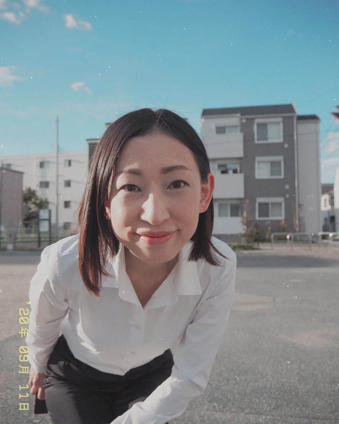 田井弘子さんのインスタグラム写真 - (田井弘子Instagram)「秋晴れ☆  資料用に、セルフポートレート撮影。  気持ち良かったからいっぱい撮ってみたけど、使わないやつ。 #自然光加工なし  と #フィルム加工 したやつ。  #お仕事依頼受付中  #アラフォー女子」9月11日 18時07分 - hirokotai
