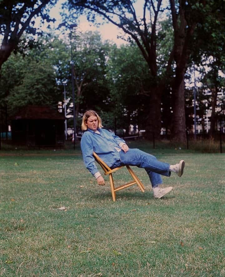のインスタグラム：「Check out Oscar Lang's EP "Hand Over Your Head".⁠ ⁠ Fuel your indie-pop needs at the link in bio.⁠ ⁠ @oscar.lang」