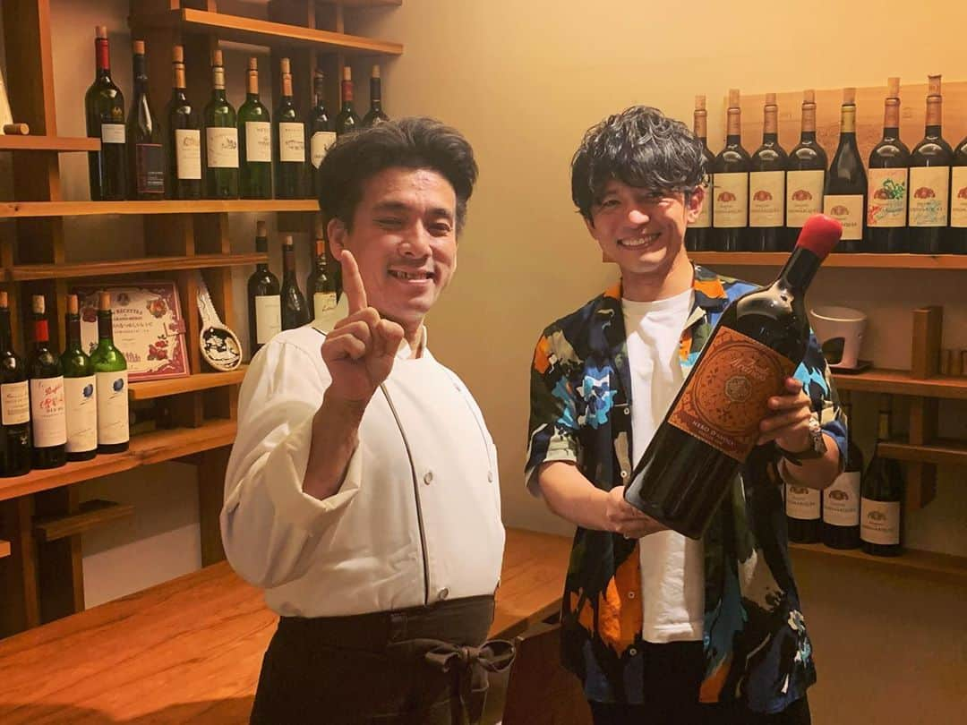 工藤淳之介さんのインスタグラム写真 - (工藤淳之介Instagram)「先日スタジオにもご出演頂いたイッシモ・石川シェフとお店で。 明後日しっかりとワイン検定に受かってまたお邪魔します😆🍷✨  #新潟 #新潟放送 #3時のカルテット #資格取得  #資格勉強 #資格マニア  #ワイン検定  #ワイン検定ブロンズクラス   #bsn #アナウンサー #ワイン #豆知識  #酔って  #忘れがち  #工藤淳之介」9月11日 18時18分 - kudojun_nosuke_bsn