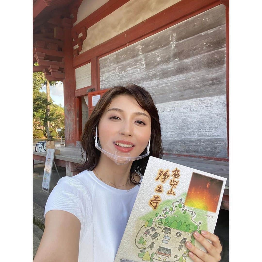 野嶋紗己子さんのインスタグラム写真 - (野嶋紗己子Instagram)「ミント！哲夫さんのナゼトキコーナー、今日もご覧いただきありがとうございました☺️🍀﻿ ﻿ 「ナゼ国宝の“仏”は夕刻にだけ輝く？」を解きに、兵庫県小野市にある、国宝 浄土寺に行ってきました！﻿ ﻿ 伽藍(がらん)、、、勉強になりました。📖﻿ ﻿ 次回は、9/25(金)放送です！！お楽しみに^^﻿ ﻿ #浄土寺#阿弥陀如来#ミント#ナゼトキ﻿ #２枚の自撮り写真のどこかに哲夫さんが... #難易度☆☆☆☆ #この後もミントを見てミント！！！！」9月11日 18時30分 - nojima_sakiko