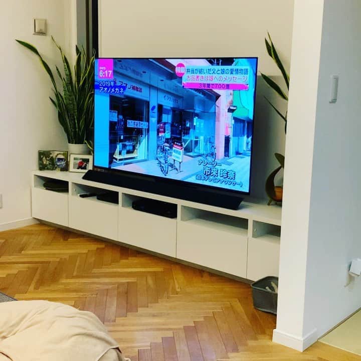 のインスタグラム：「太平洋成田コースから渋滞の中 2時間クーラー病なるわ！ お風呂入って晩御飯！ 金曜日バライロダンディー リモート生放送 番組終わりで晩酌再スタート」