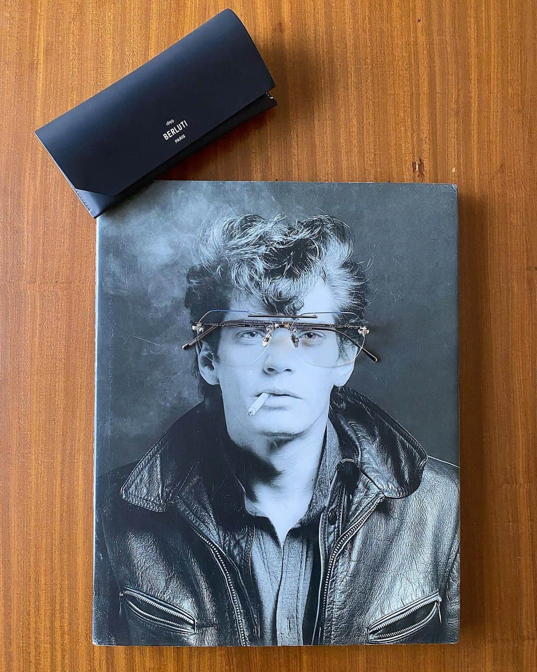 のインスタグラム：「MY NEW GLASSES @berluti  #berluti #krisvanassche #opticals  #mapplethorpe #robertmapplethorpe」