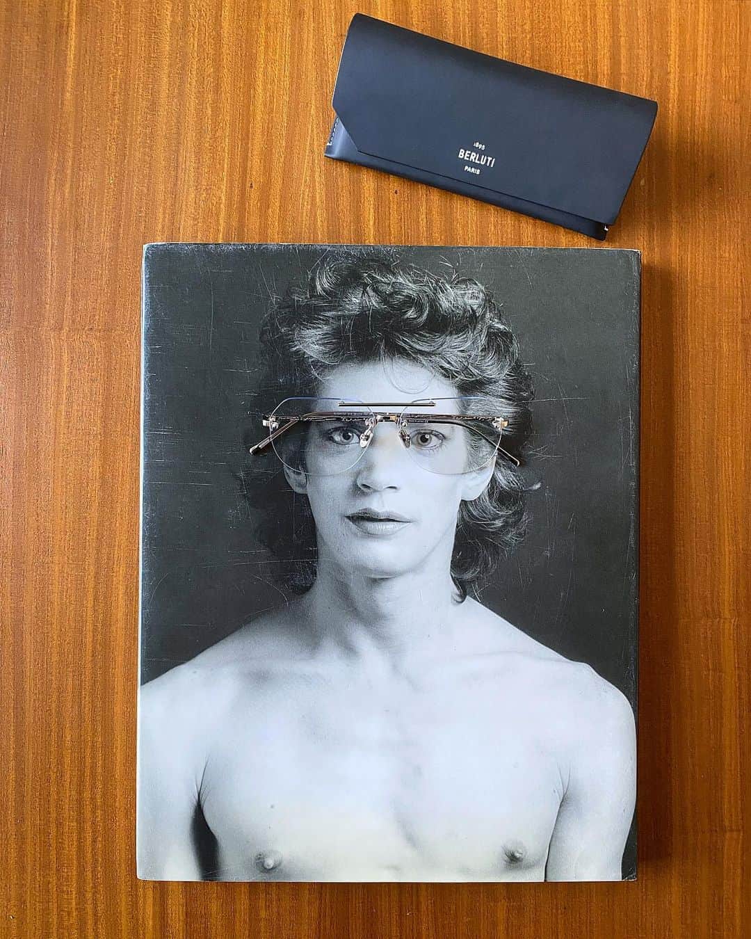 のインスタグラム：「MY NEW GLASSES @berluti  #berluti #krisvanassche #opticals  #mapplethorpe #robertmapplethorpe」