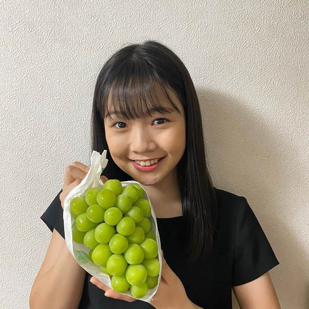 miyuのインスタグラム：「シャインマスカットちゃん」