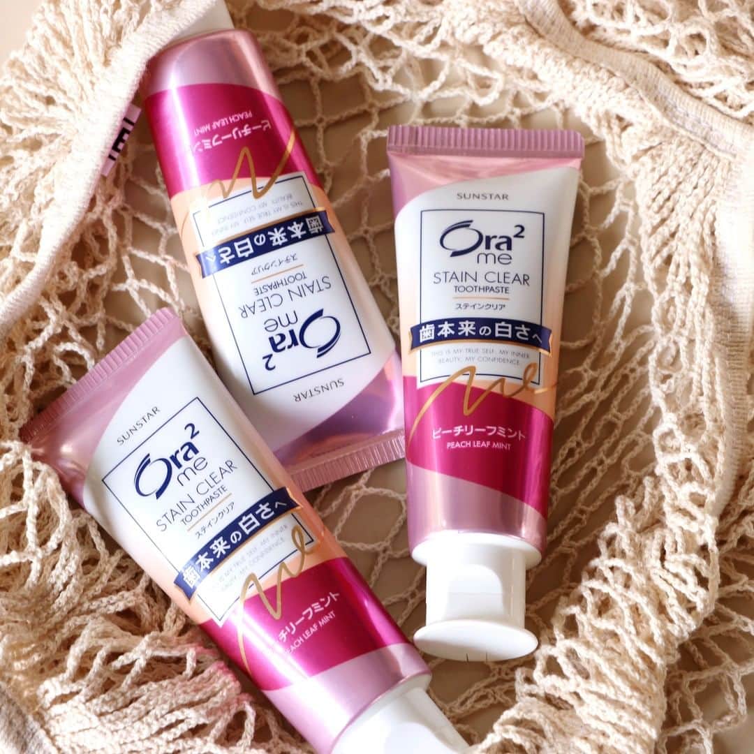 Ora2（オーラツー）のインスタグラム：「オーラツーミー ステインクリア ペーストの、ピーチ派です🙋‍♀️🍑という人はぜひいいね♡してね💕 歯みがきペーストのストックがピンク一色なのもテンション上がるよね💕 　 #Ora2 #Ora2me #オーラツー #オーラルビューティーケア #オーラツーミーステインクリアペースト #歯磨き #ハミガキ粉 #ピンク #オーラルケア #口内ケア #女子力 #ピーチ #女子力アップ #置き画 #おきがくらぶ #セルフケア #華やか #香り #物撮り #写真好き #写真好きな人と繋がりたい #さわやか #ケア」