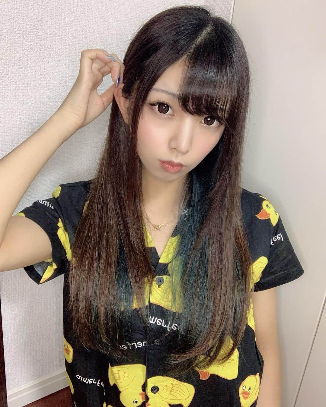 りっきゅんのインスタグラム：「. 部屋着🐥🐥🐥🐥」